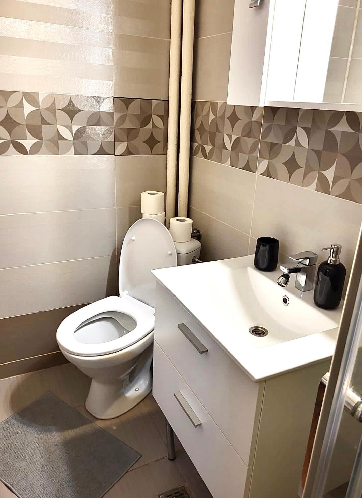 Central Park Hollywood Apartment 布加勒斯特 外观 照片